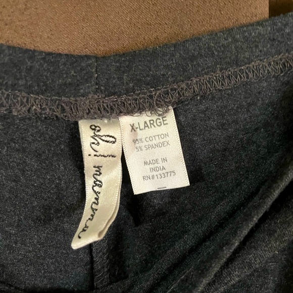 Ladies Oh Mamma Capri Leggings, Size XL, Grey, super cute and comfy - Picture 2 of 3
